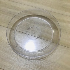 白い植木鉢の画像