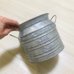 ブリキの鉢カバー
