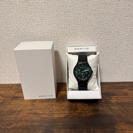 BERING アナログ時計 ブラック/グリーン