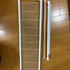突っ張り棒と突っ張り棚のセットの画像