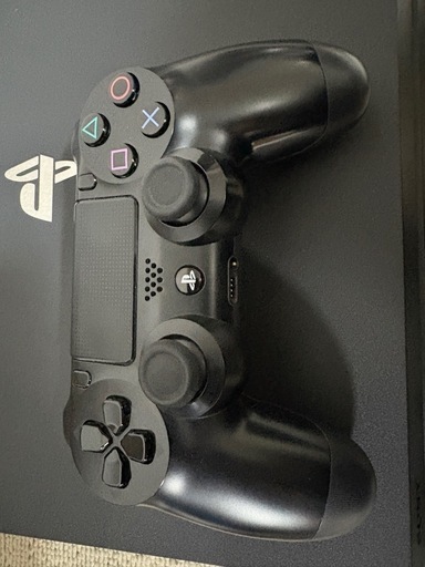 PS4 Pro 1TB + 純正コントローラー充電器、縦置きスタンド