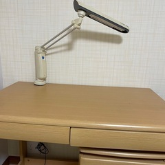 水戸受け取り　勉強机　学習机　ライト付き　の画像