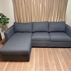 IKEA VIMLEのグレーの3人掛けコーナーソファの画像