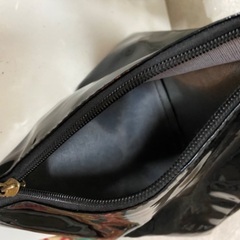 【200円】エナメル　三角ハンドバッグの画像