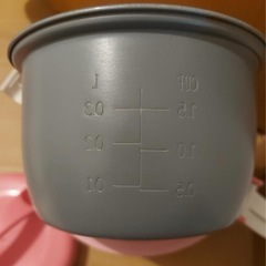 ピンクのミニ炊飯器 ライスクッカー 1.5合炊きの画像