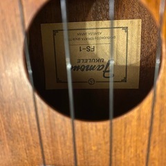 ウクレレ　ケース付きの画像