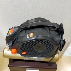 MAX マックス エアコンプレッサー AK-HL1110Eの画像
