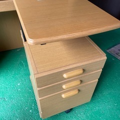 決まり！良品★学習机　パソコンデスクの画像
