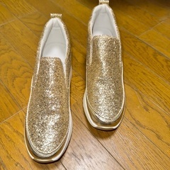 未使用新品 - 輝く軽量シューズの画像