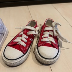 キッズ傘と靴の画像