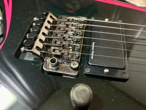 ほぼ新品 ESP EDWARDS E-AL-166 PINK SAWTOOTH アレキシ・ライホモデル エレキギター ほぼ新品 ESP EDWARDS E-AL-166 PINK SAWTOOTH アレキシ・ライホモデル エレキギター