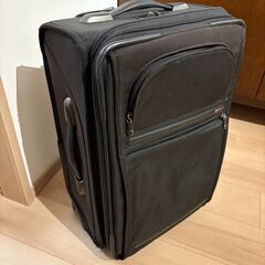 TUMIのキャリーバッグ(35L)