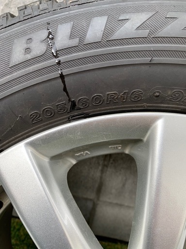 205/60/R16 ブリジストンスタッドレスタイヤ+アルミホイール