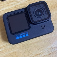 ほぼ未使用　ギフトカードQUOカードとの交換もありGoPro Hero11 Blackアクセサリーセット　ゴープロ　microSD 未使用 256GB付き　新品価格89,760円の画像