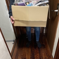 返品品　一箱かなりの量がございます
