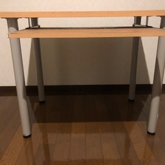パソコンデスクの画像
