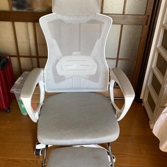 オフィスチェアーの画像
