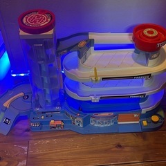 無料！トミカ立体駐車場　おもちゃ男の子車　