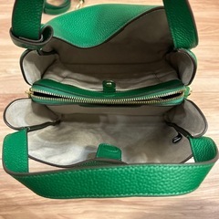 kate spade グリーン レザーショルダーバッグの画像