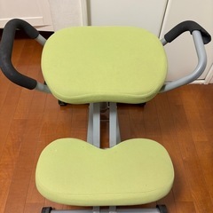 ニーリングチェア