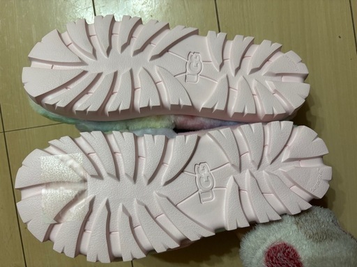 ② UGG スリッパ シューズ