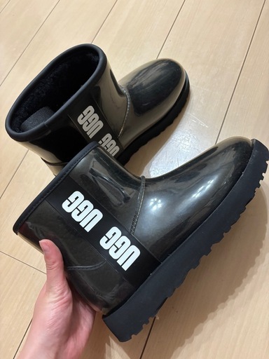 ② UGG ブーツ