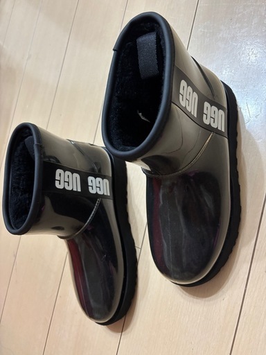 ② UGG ブーツ