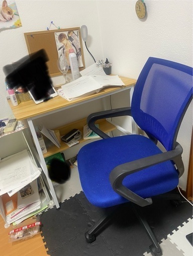 椅子とテーブル