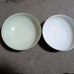 白と薄緑のお皿　中古