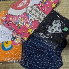 子供服4点新品タグ付85-90