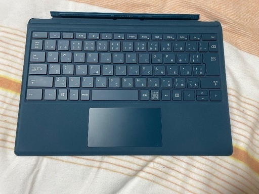 1/4 20時に有楽町駅か横浜駅　美品　Microsoft surface Pro タイプカバー　コバルトブルー