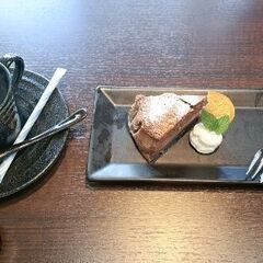 平日休み カフェ お話 - 横浜市