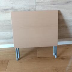 折りたたみ　テーブルの画像