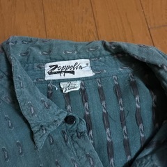 コロンビアのジャケット　ジップ破損あり　その他海外シャツ２枚の画像