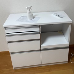 食器棚の画像