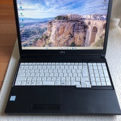 富士通ノートパソコン　Windows11  Ｃｏｒｅｉ3  ＳＳ...