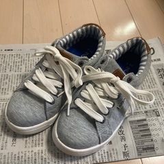 軽いスニーカー　24cm グレー