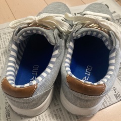 軽いスニーカー　24cm グレーの画像