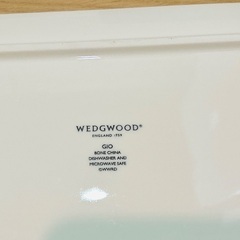 WEDGWOOD 白 プレートの画像