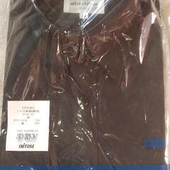 白・黒ワイシャツ　2枚組　新品　タグ付き　Mサイズ　ユニクロの画像