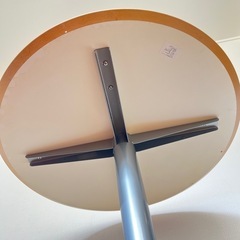 IKEA  BILLSTA ラウンドテーブル 丸テーブル  カフェテーブル 白天板の画像