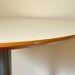 IKEA  BILLSTA ラウンドテーブル 丸テーブル  カフェテーブル 白天板の画像