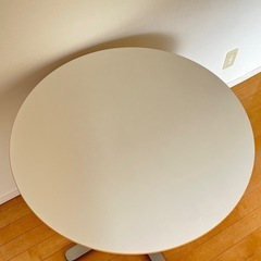 IKEA  BILLSTA ラウンドテーブル 丸テーブル  カフェテーブル 白天板の画像