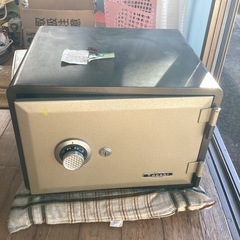ダイアル式耐火金庫
