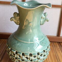 値下げ【青磁】透かし編み目 耳付 花入 花器 花瓶 陶磁器 飾り壺 骨董 置物の画像