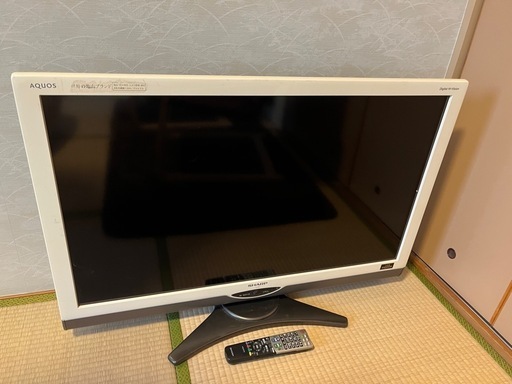 SHARP シャープ　アクオス　40V　世界の亀山モデル　テレビ　亀山モデル　リモコン付き