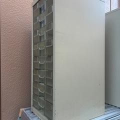 スチールラックの画像