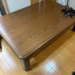 ユアサ　リビングコタツ　天板キズあり