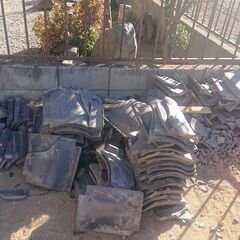 ●●●古民家再生やDIYに！割れ日本瓦100枚無料でお譲りいたします●●●の画像