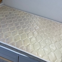 ［取引中］収納付ショートシングルベッド&マット付　ホワイトの画像